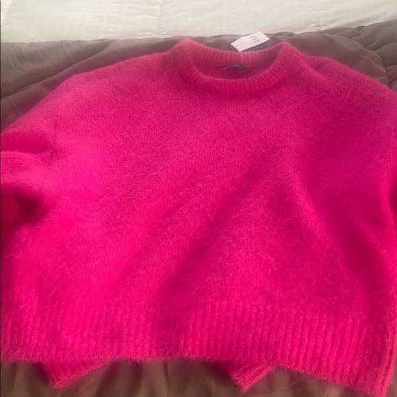 The Gap Pink fuzzy Women's Sweater size extra small cropped NWT - Picture 4 of 4